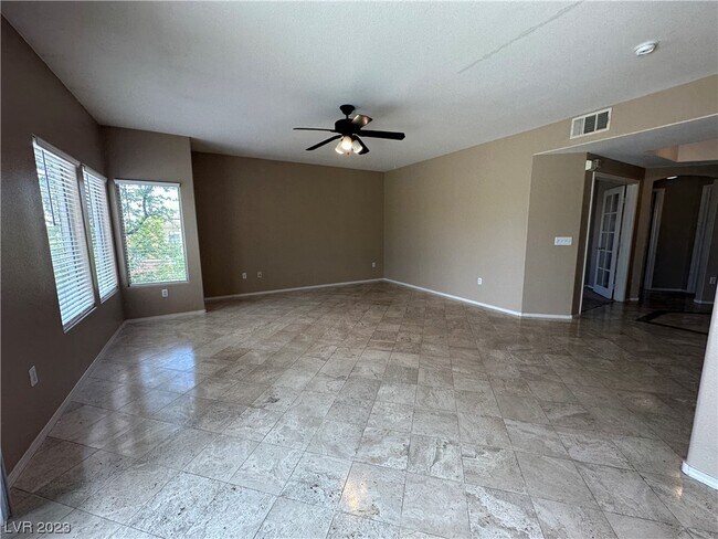Building Photo - 10830 Amber Ridge Dr