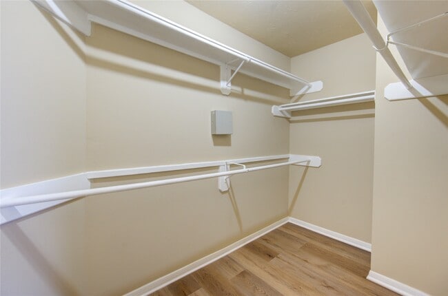 Building Photo - 138 W New Meadows Dr