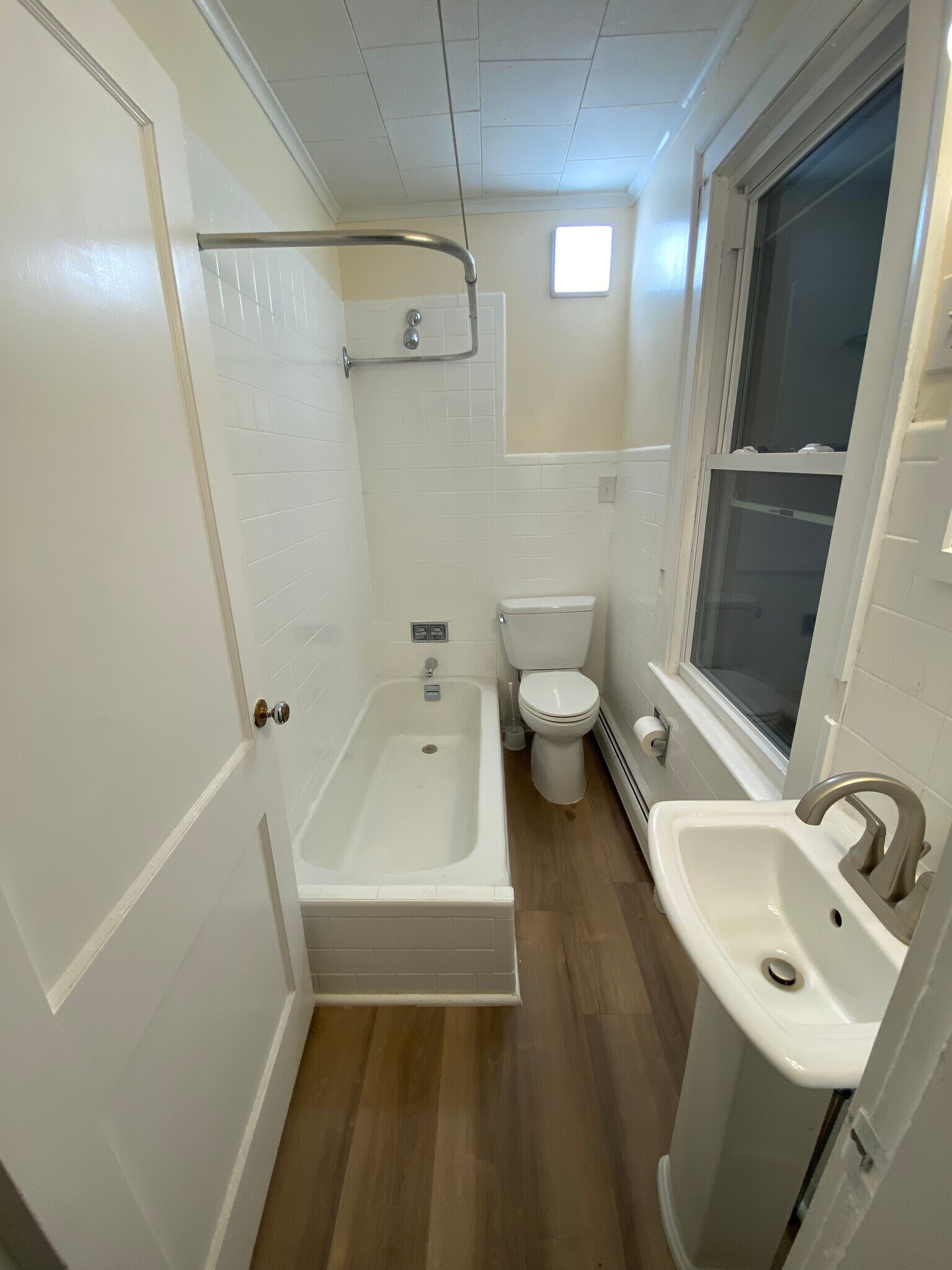 Building Photo - 99 Lyons St