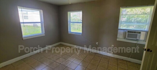 Building Photo - 1 Ellis Dr