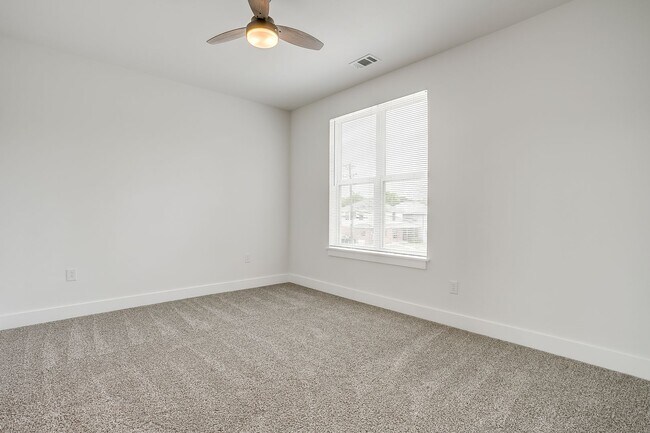 Building Photo - 3144 Forest Park Blvd
