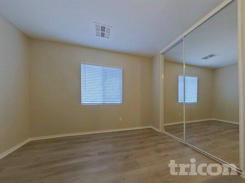 Building Photo - 1368 S 228th Dr