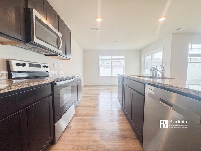 Building Photo - 561 Fawn Mdw Ln