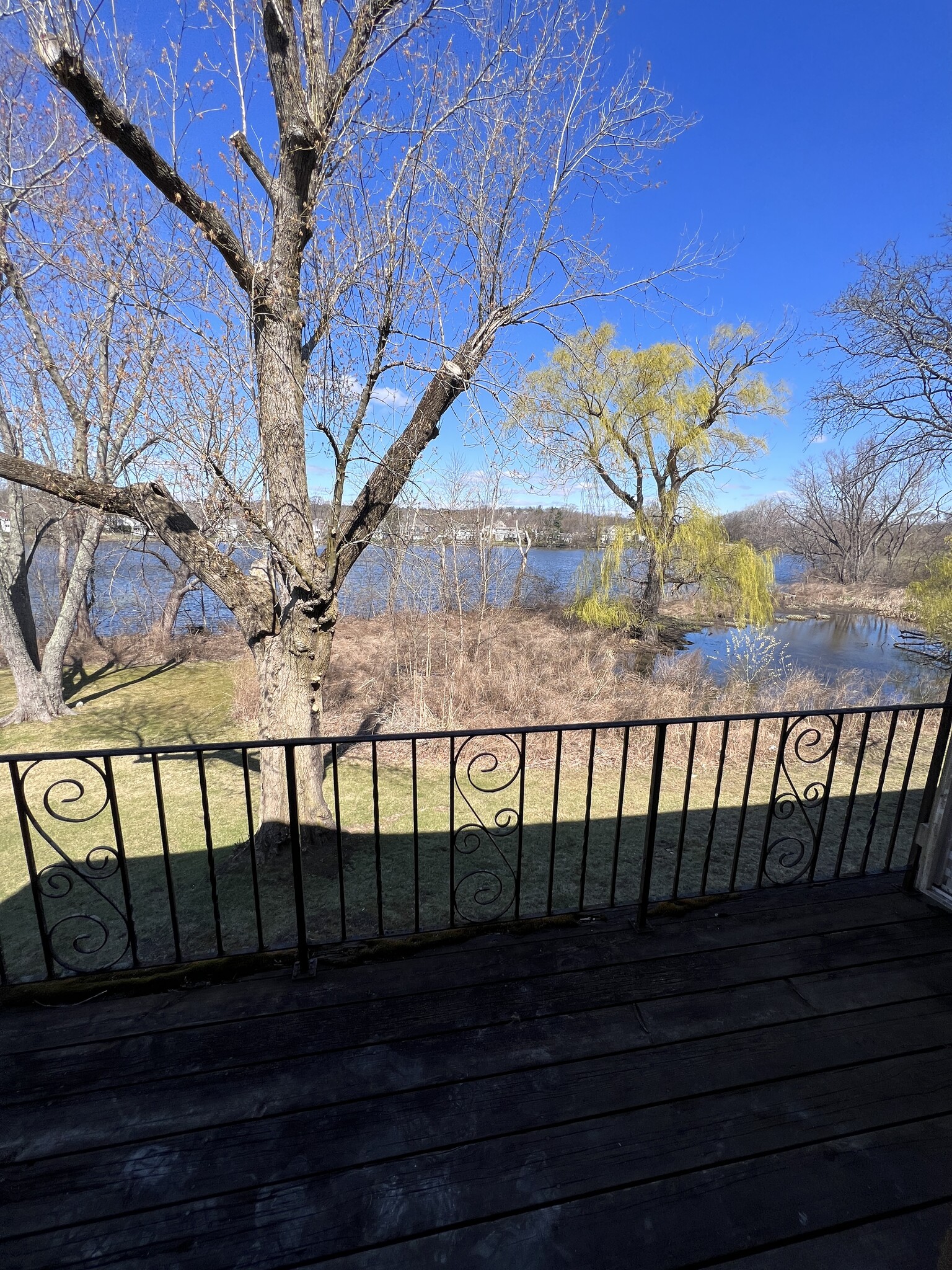 Building Photo - 42 Pond St