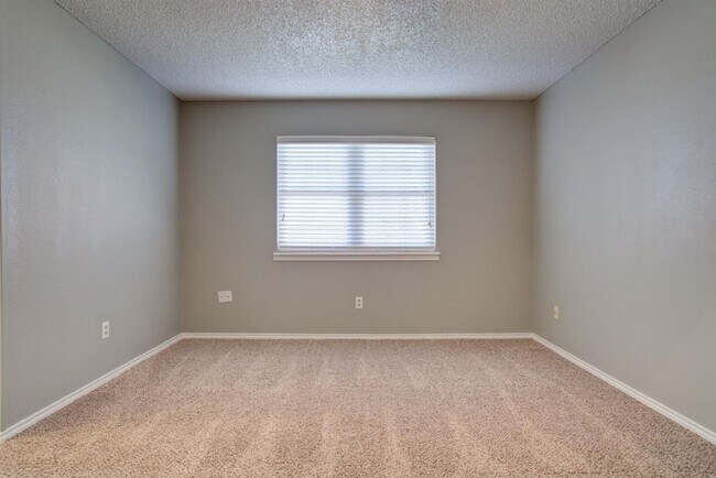 Building Photo - Pre-leasing this Beautiful 3/2/2 Home! Available JULY 1st