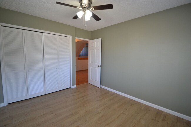 Building Photo - 4 Bedroom Home Available Near COS Airport!