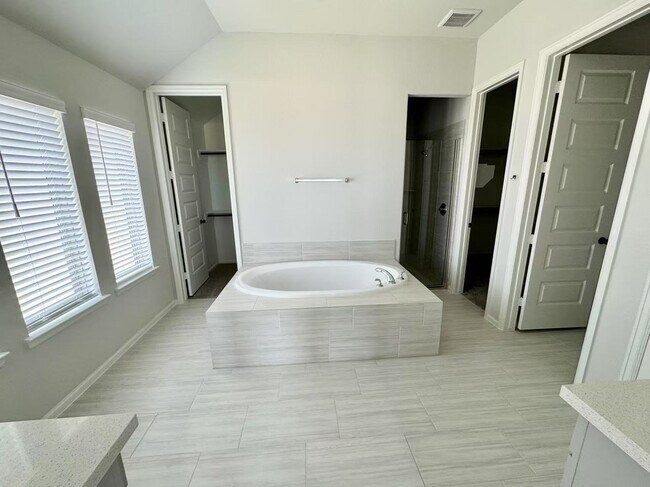Building Photo - 31310 Wildflower Fld Ct