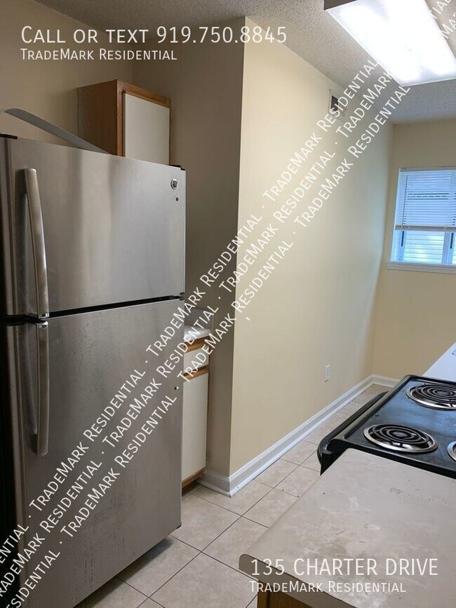Building Photo - 135 Charter Dr