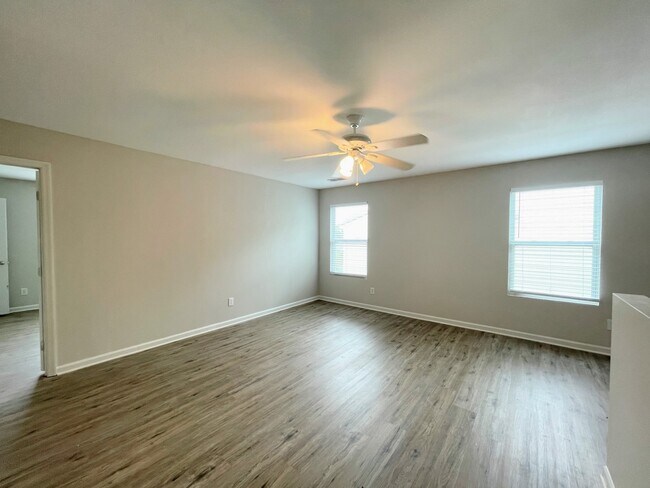 Building Photo - 30003 Westfield Dr
