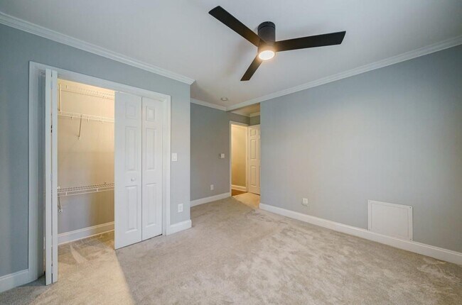 Building Photo - 995 Lindbergh Drive NE