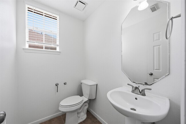 Building Photo - 9934 Aldwell Ct