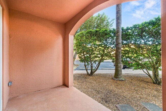 Building Photo - 1000 Scotia Dr