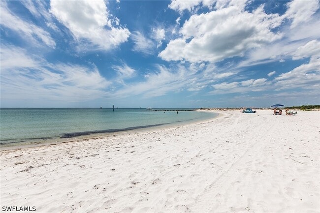 Building Photo - 2203 Gulf Shore Blvd N