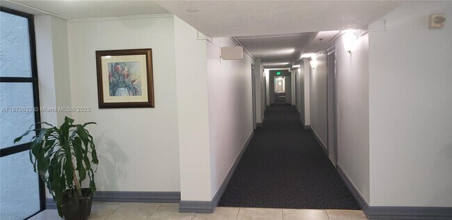Building Photo - 17011 N Bay Rd