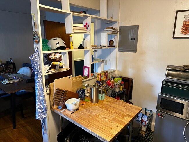 Building Photo - 199 Winthrop Rd