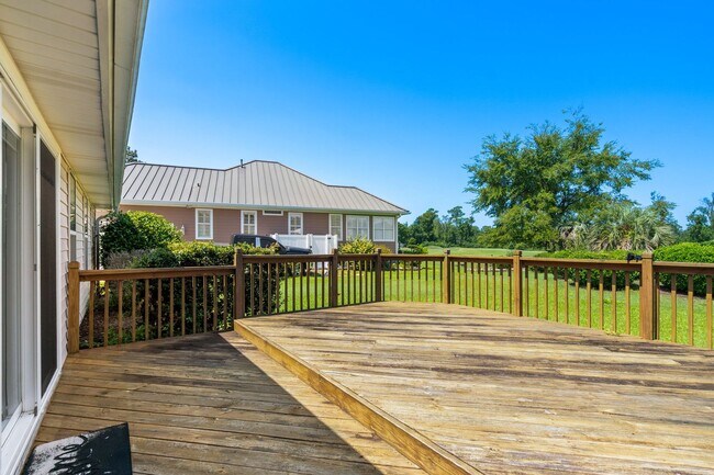 Building Photo - 583 Bucks Trail
