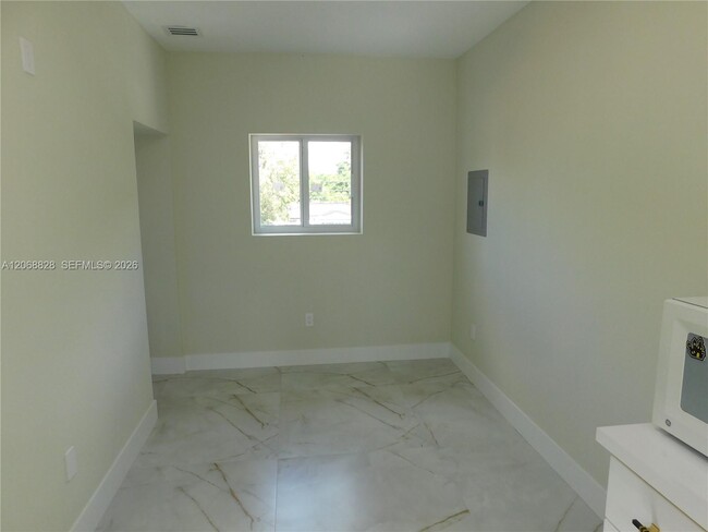 Building Photo - 1851 NW 32nd Ave