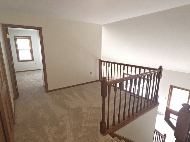 Building Photo - 3207 S Ridge Crest Ct