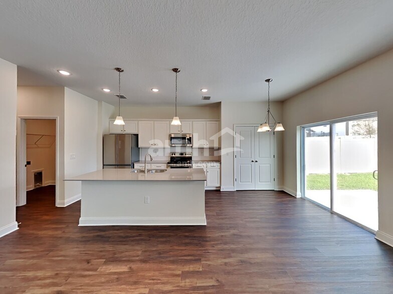 Building Photo - 6107 Little Blf Cir