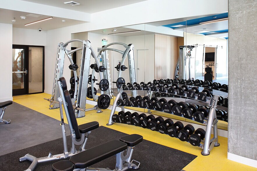 Building Photo - 15301 NE Turing St