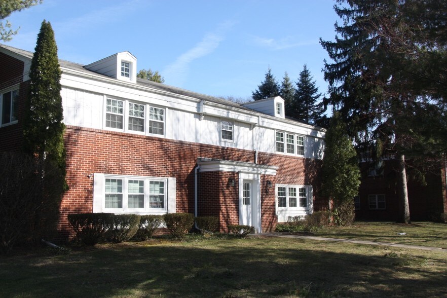 Primary Photo - 2142 Collinway St