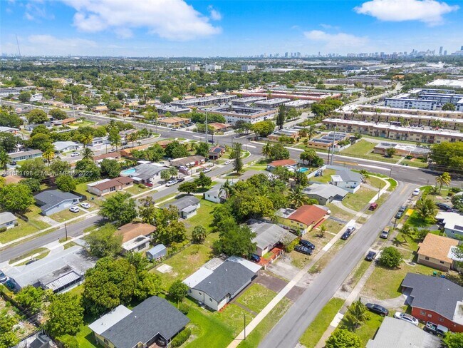 Building Photo - 741 NW 175th Dr