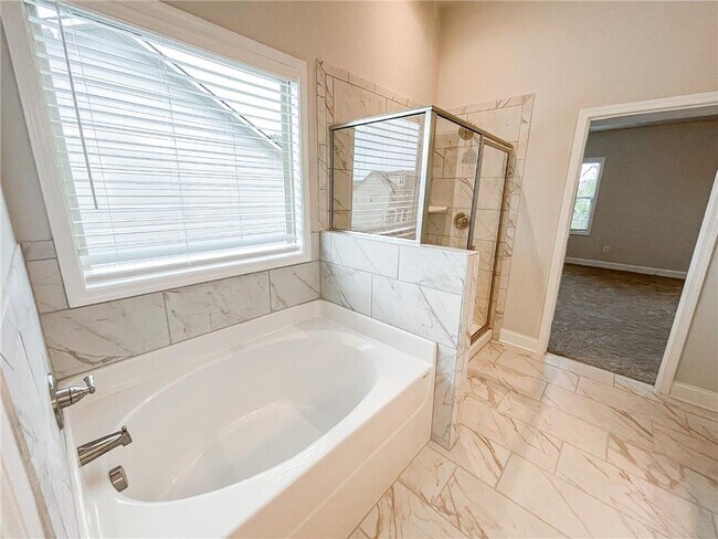 Building Photo - 4624 Silver Oak Dr SW