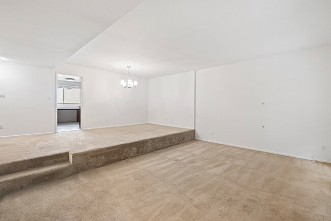 Building Photo - 11260 Overland Ave