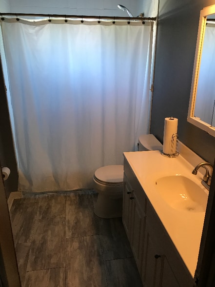 Building Photo - 5421 Highridge St