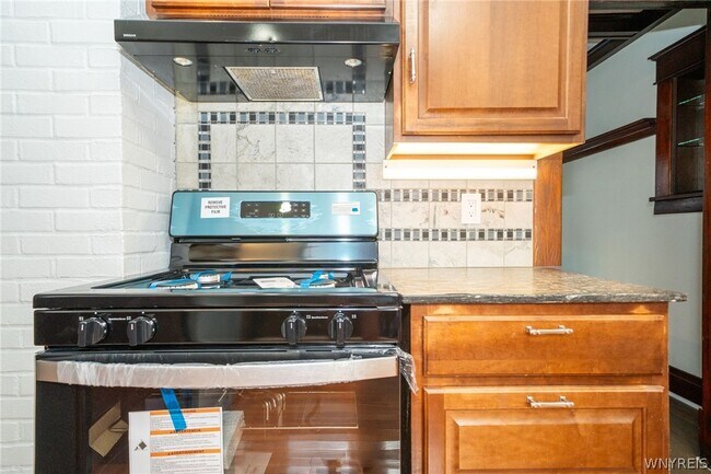 Building Photo - 23 Aldrich Pl