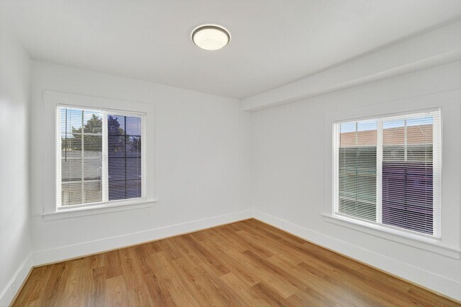 Building Photo - 4114 E 17th St
