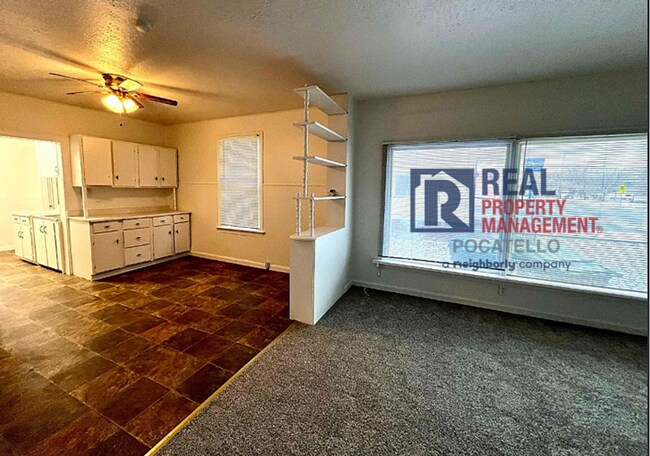 Building Photo - 3 bed 1 bath house - Near ISU