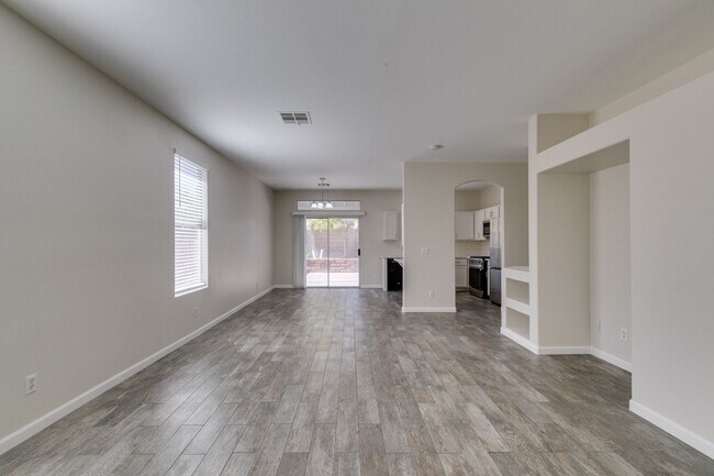 Building Photo - Beautifully updated 3-bedroom home offerin...