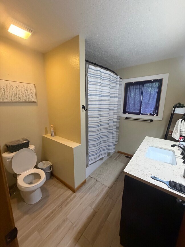 Building Photo - 1408 Copperdale Dr