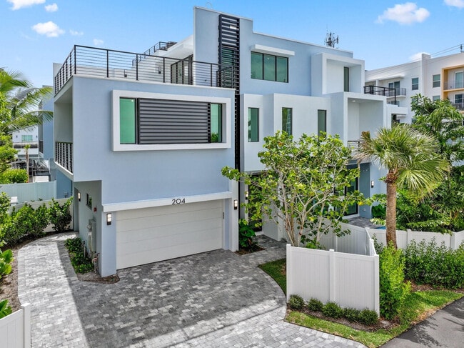 Building Photo - 204 Osceola Park Ln