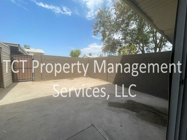 Building Photo - Four bedroom Tempe Townhome!
