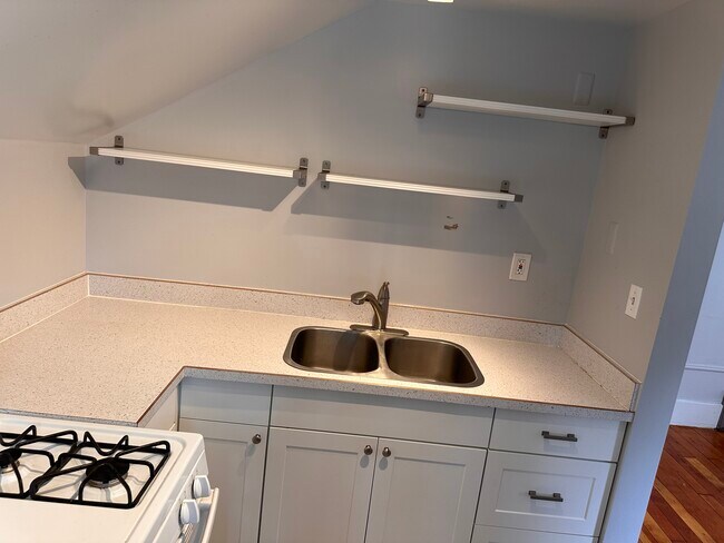 kitchen - 24 Corinne St SW