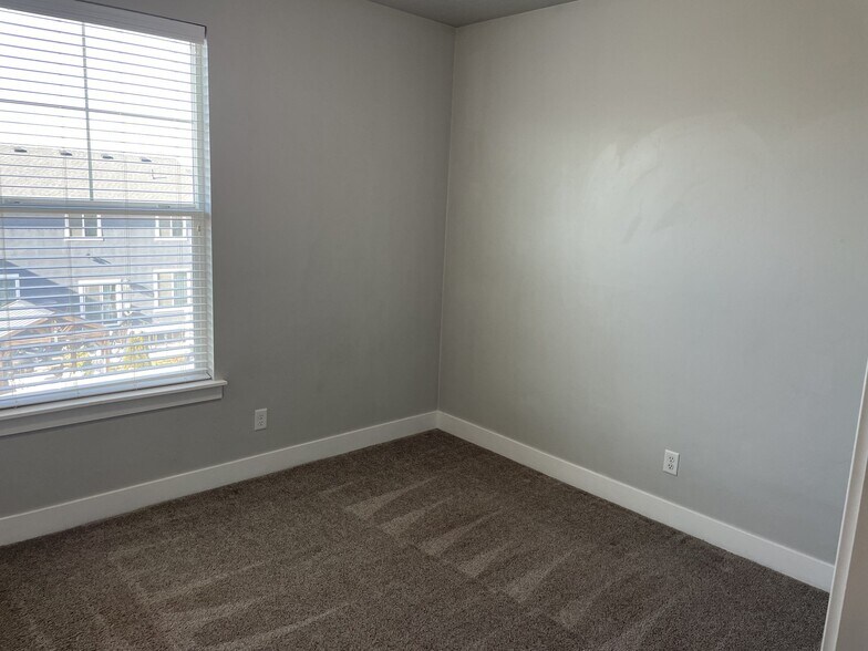 Building Photo - 13092 S Tortola Dr