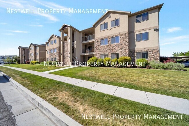 Primary Photo - 999 Village River Ln