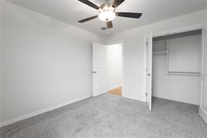 Building Photo - 8225 Mountain Oak Dr