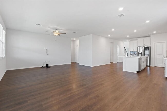 Building Photo - 321 Caisson Trl