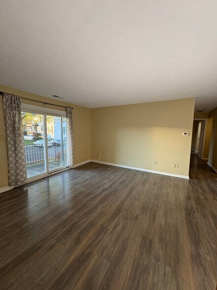 Building Photo - 1440 Slade Ave