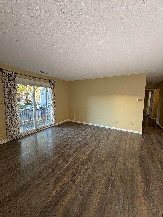 Building Photo - 1440 Slade Ave