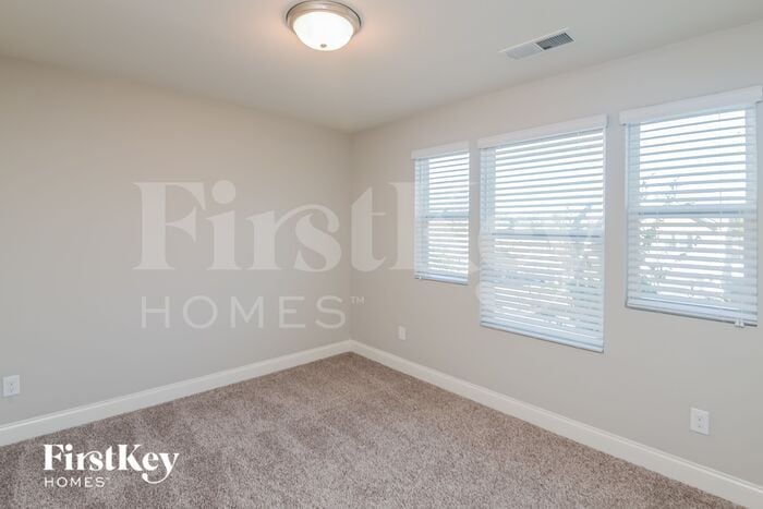 Building Photo - 9220 Evans Creek Ct