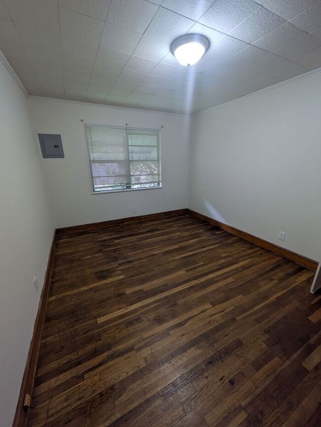 Building Photo - 1BD/1BA Unit in Hickory