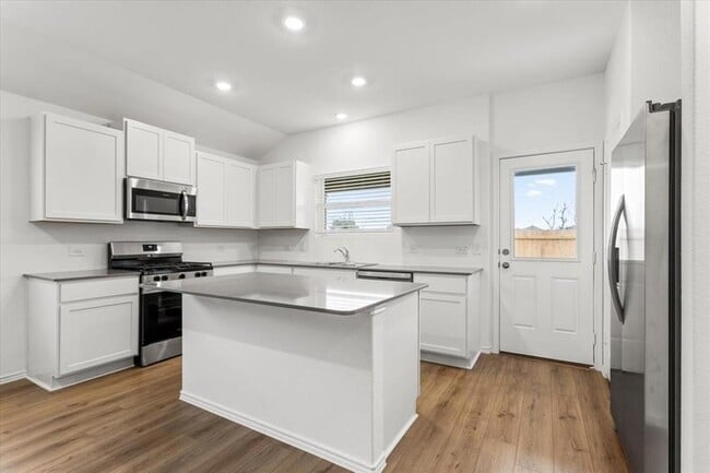 Building Photo - 487 Alamito Ave