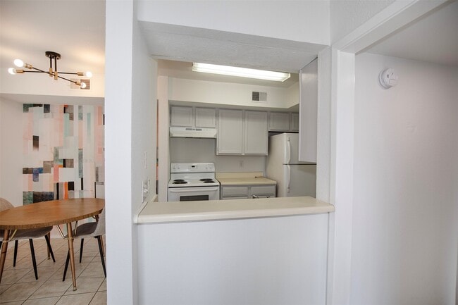 Building Photo - 18511 Egret Bay Blvd