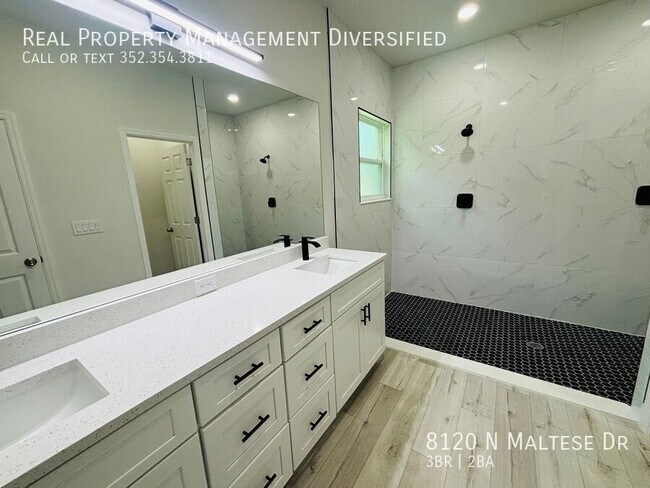 Building Photo - 8120 N Maltese Dr