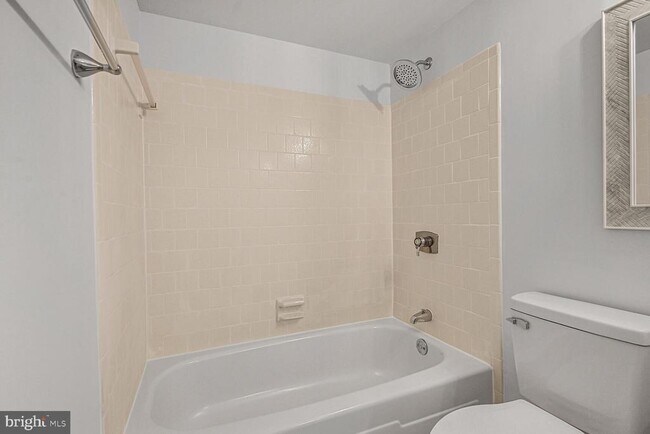 Building Photo - 10223 Valentino Dr