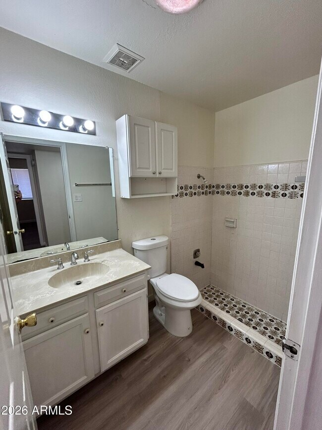 Building Photo - 711 N Oracle Cir